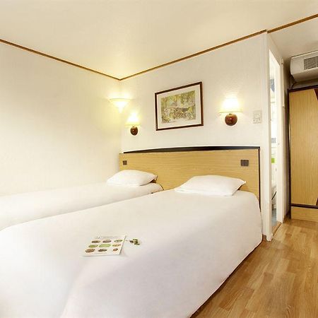 Campanile Hotel Mayenne Camera foto