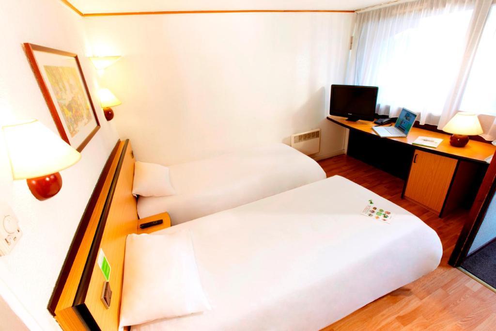 Campanile Hotel Mayenne Camera foto